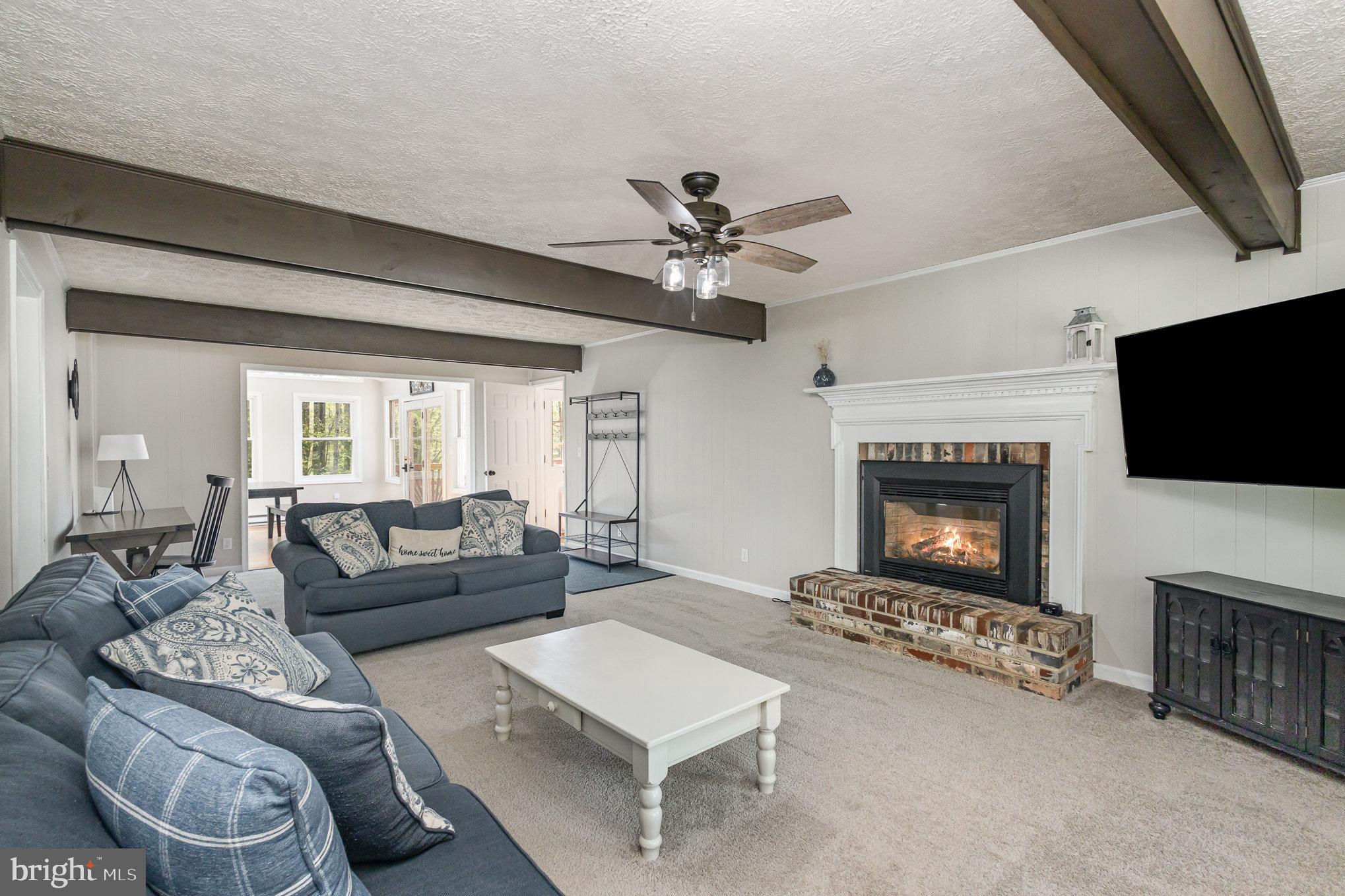 COUNTRY WOOD ESTATES - Residential Lease