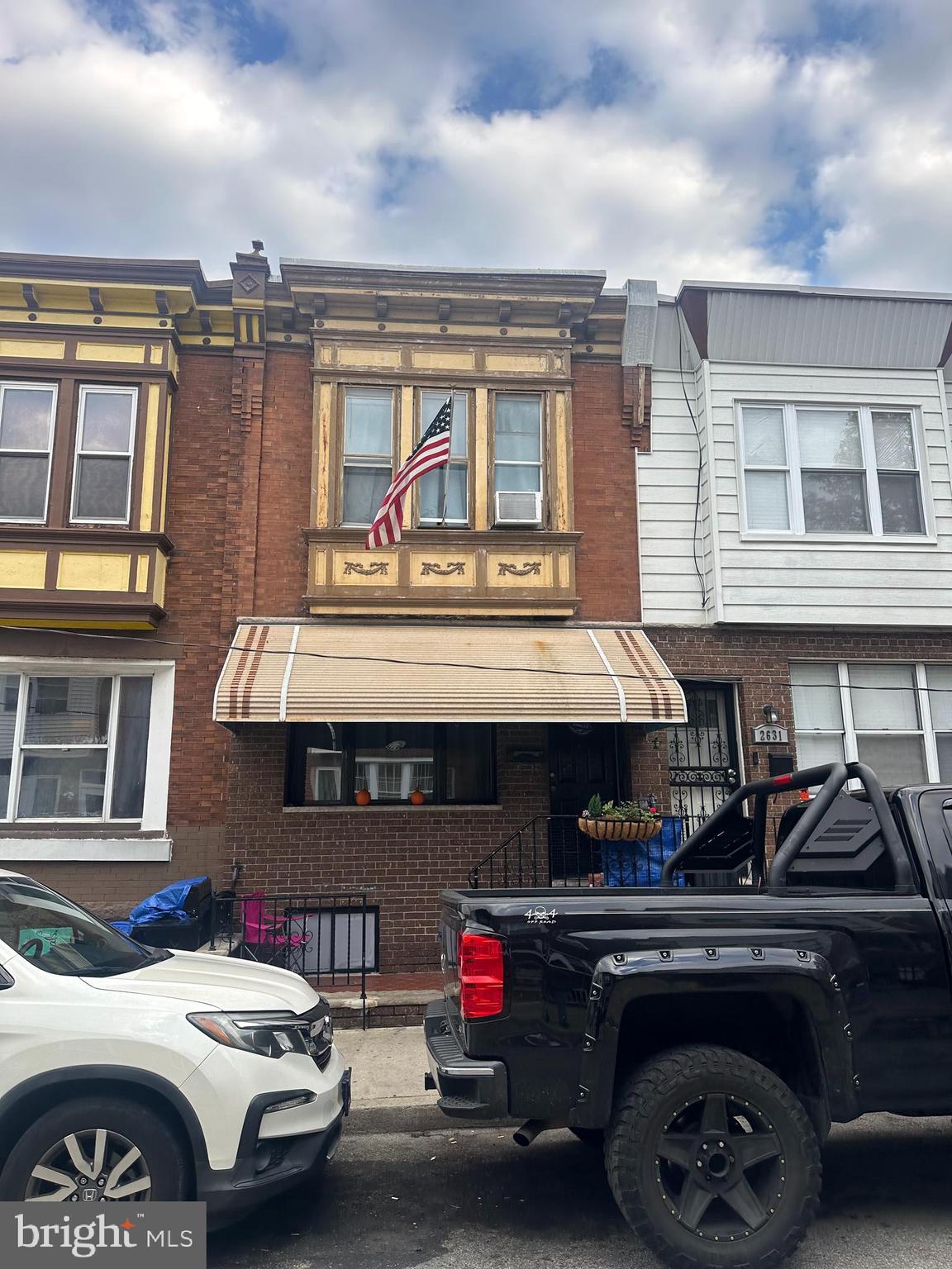 Great opportunity to add to your rental portfolio !! currently rented for 1200.00  a month plus utilities .   Blocks from all the shopping , restaurants ,  prime south philly  , Oregon ave , all major roads , 95 ,  stadium area , NJ , airport , center city !
  formal living room , formal dining room , eat it kitchen , small rear yard , basement . 2nd floor has 3 bedrooms and hall bathroom . Small rear yard .  Priced below market for the current area .