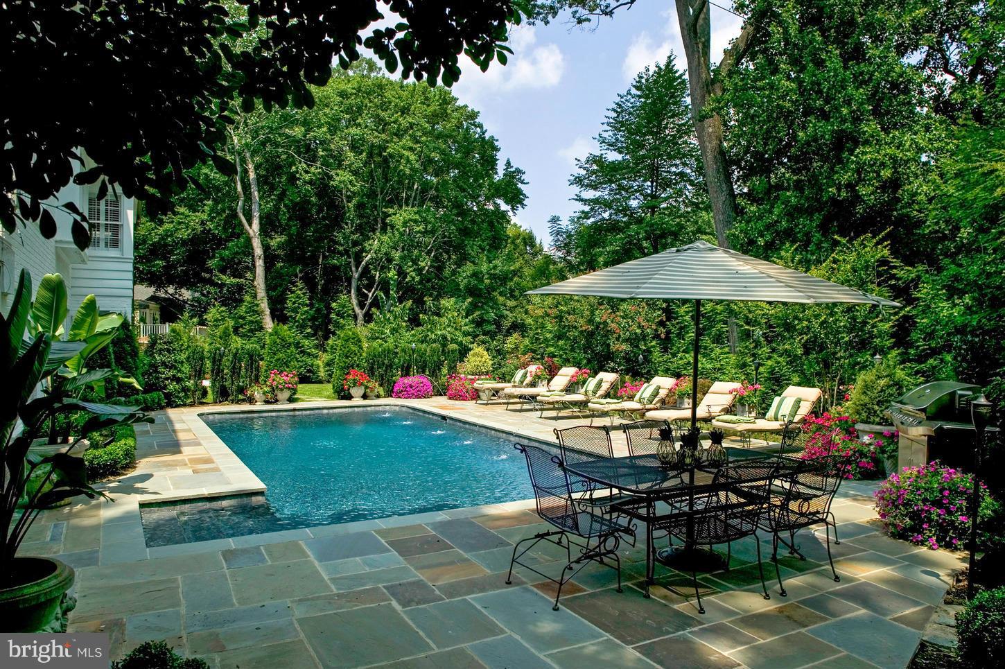 SPRING VALLEY - Residential