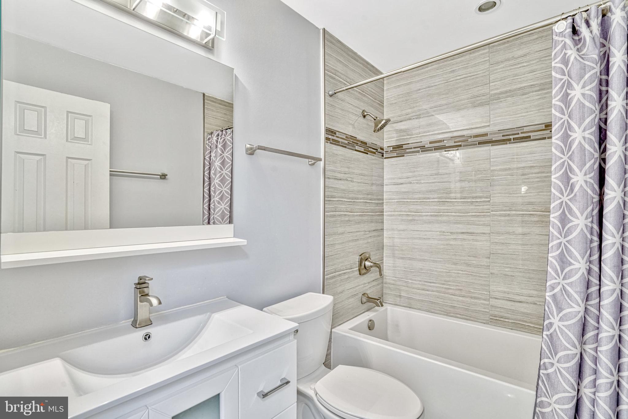 LAKEWOOD HILLS - Residential