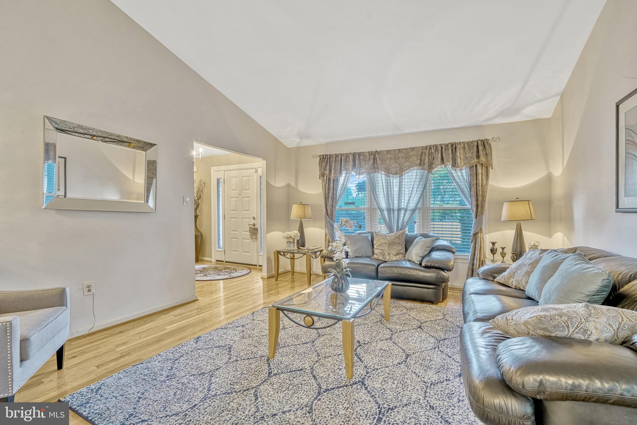 LAKEWOOD HILLS - Residential