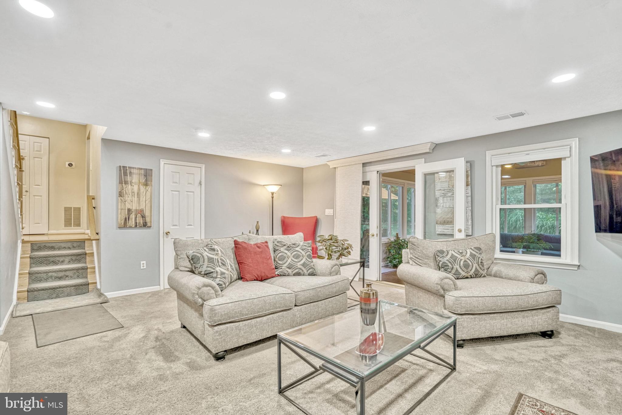 LAKEWOOD HILLS - Residential