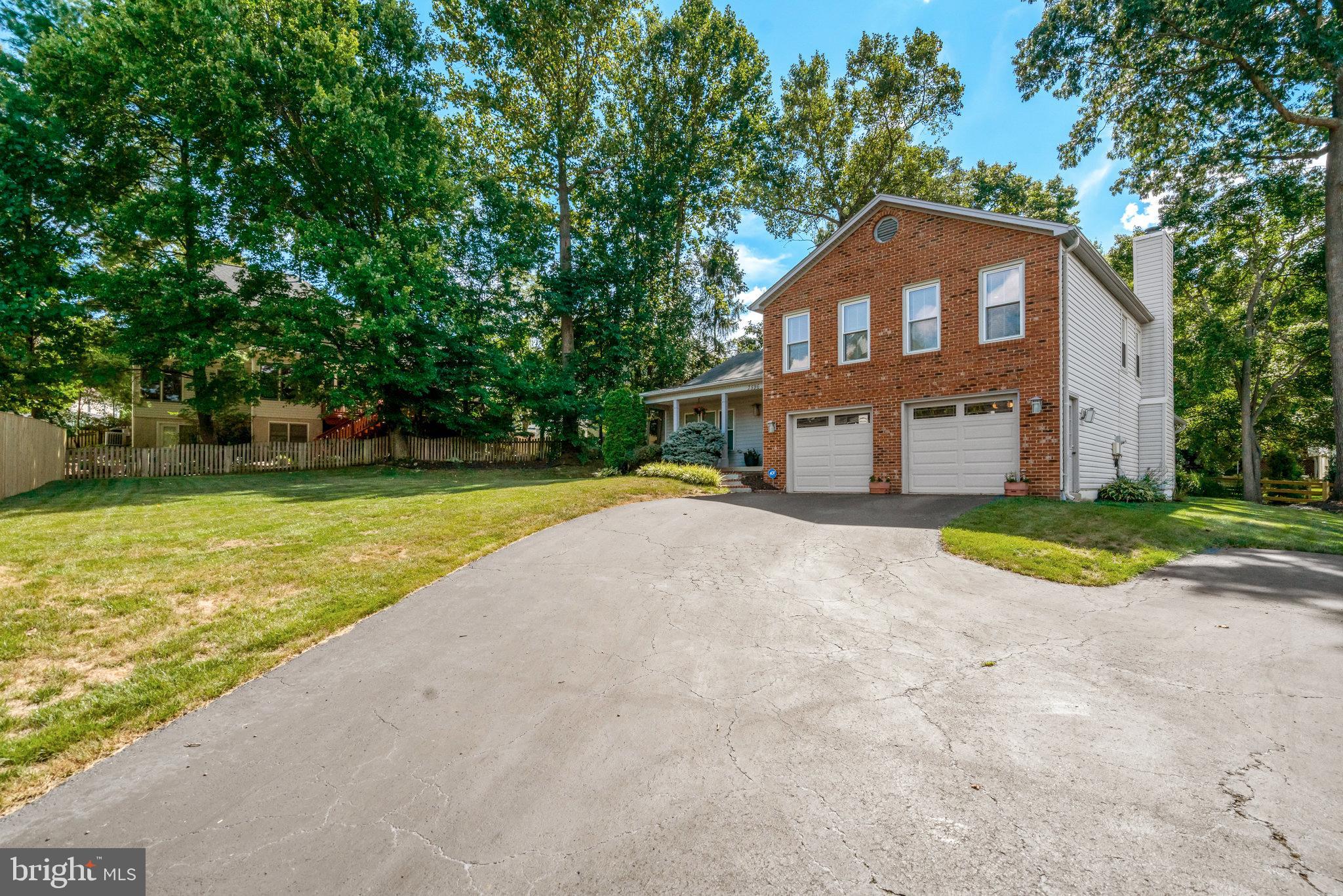 LAKEWOOD HILLS - Residential