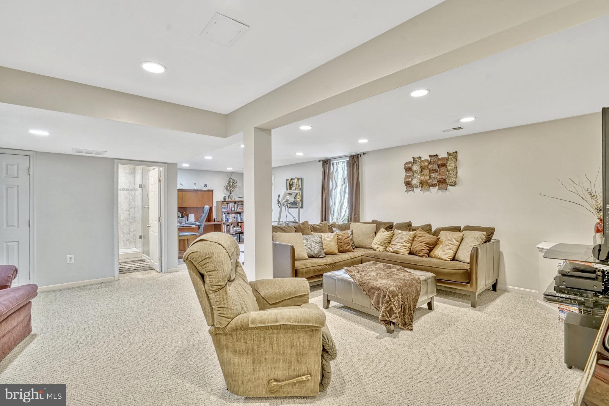 LAKEWOOD HILLS - Residential