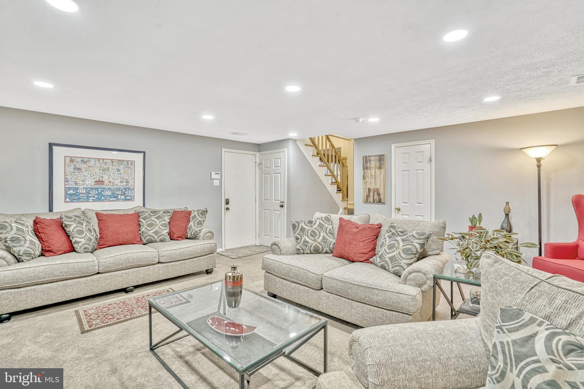 LAKEWOOD HILLS - Residential