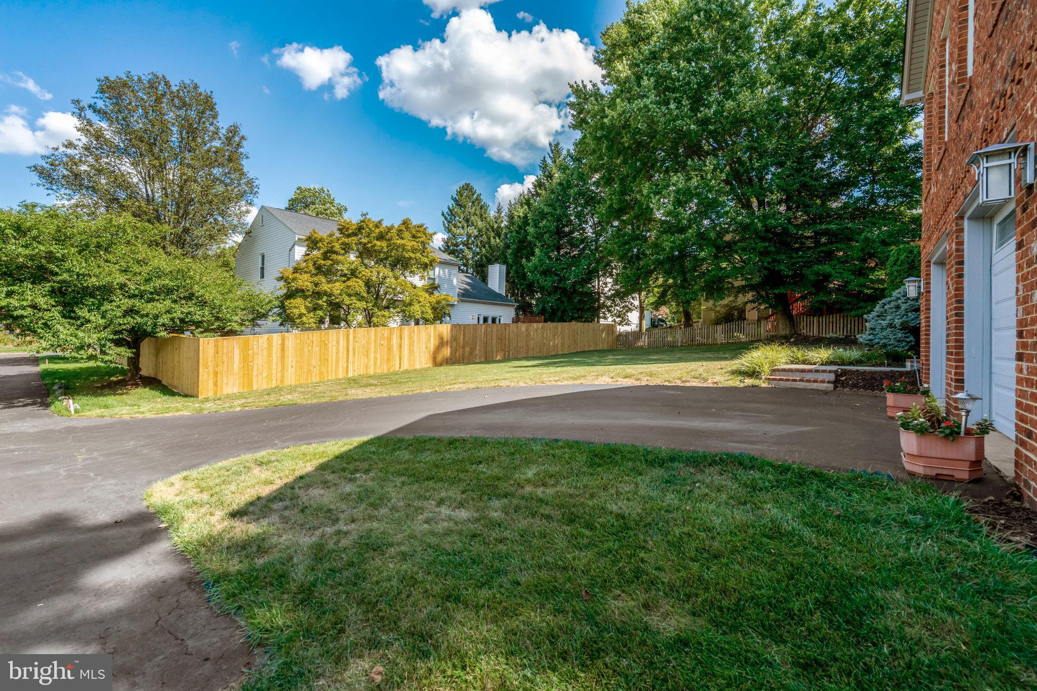 LAKEWOOD HILLS - Residential