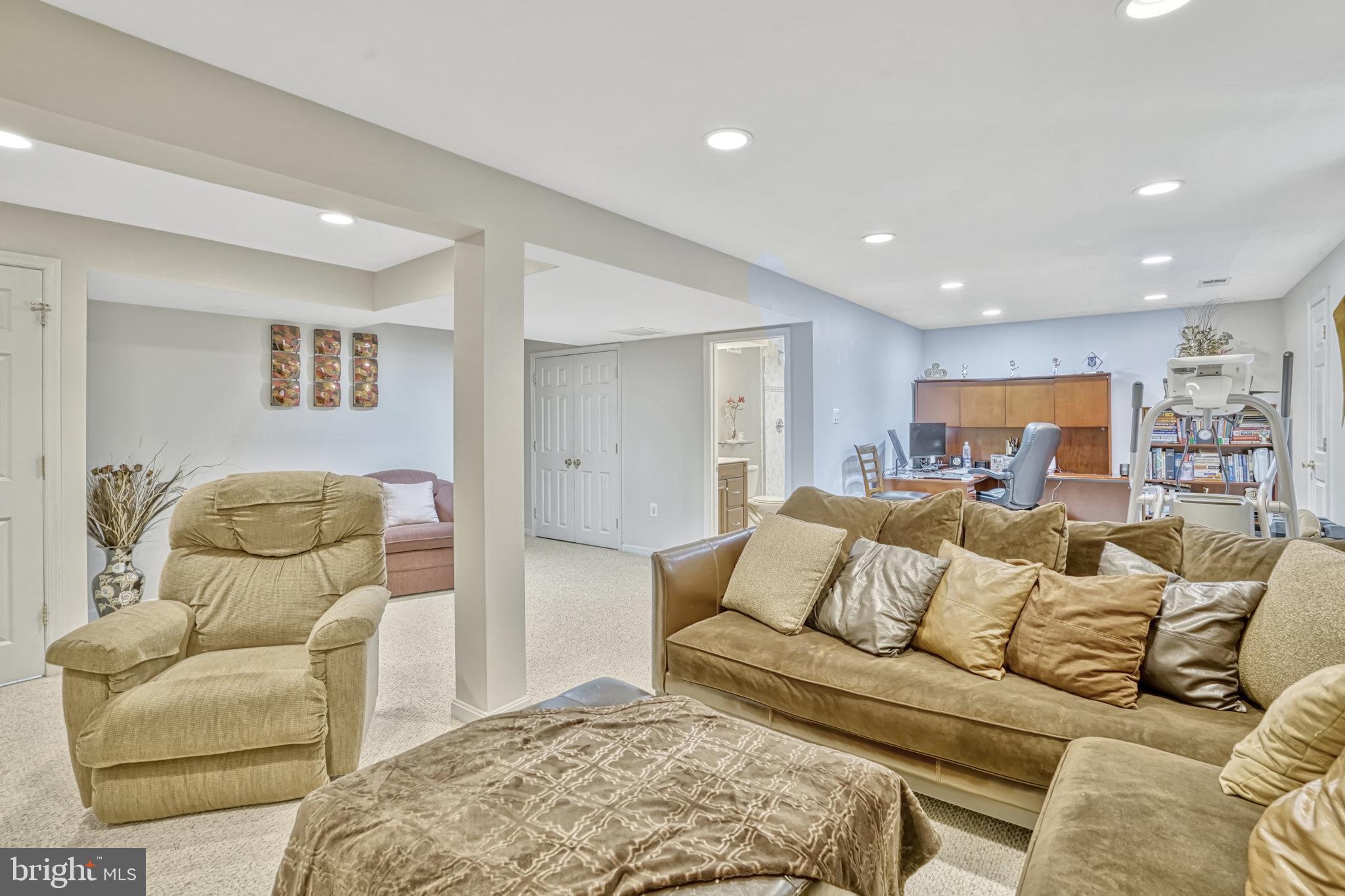 LAKEWOOD HILLS - Residential