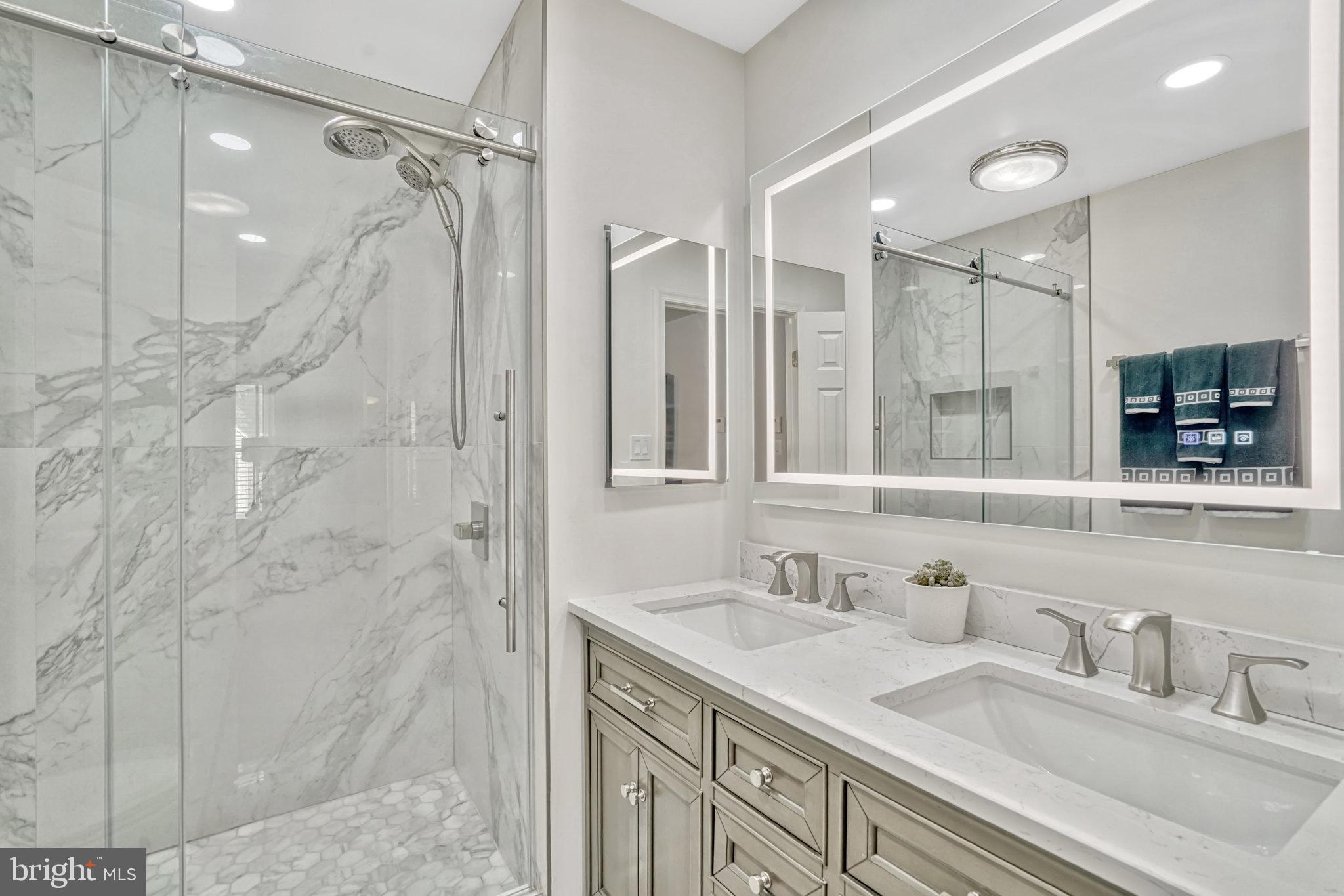 LAKEWOOD HILLS - Residential