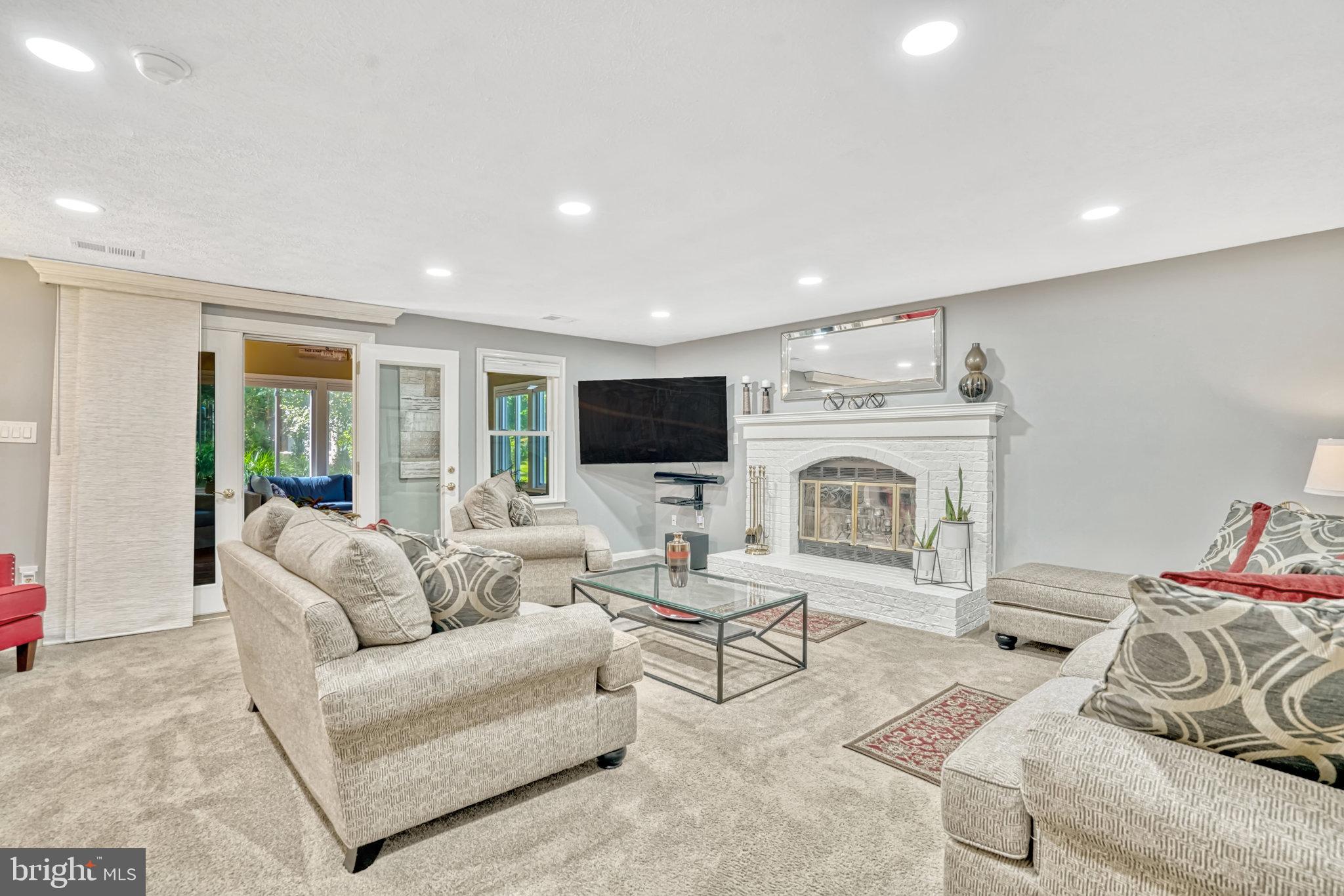 LAKEWOOD HILLS - Residential