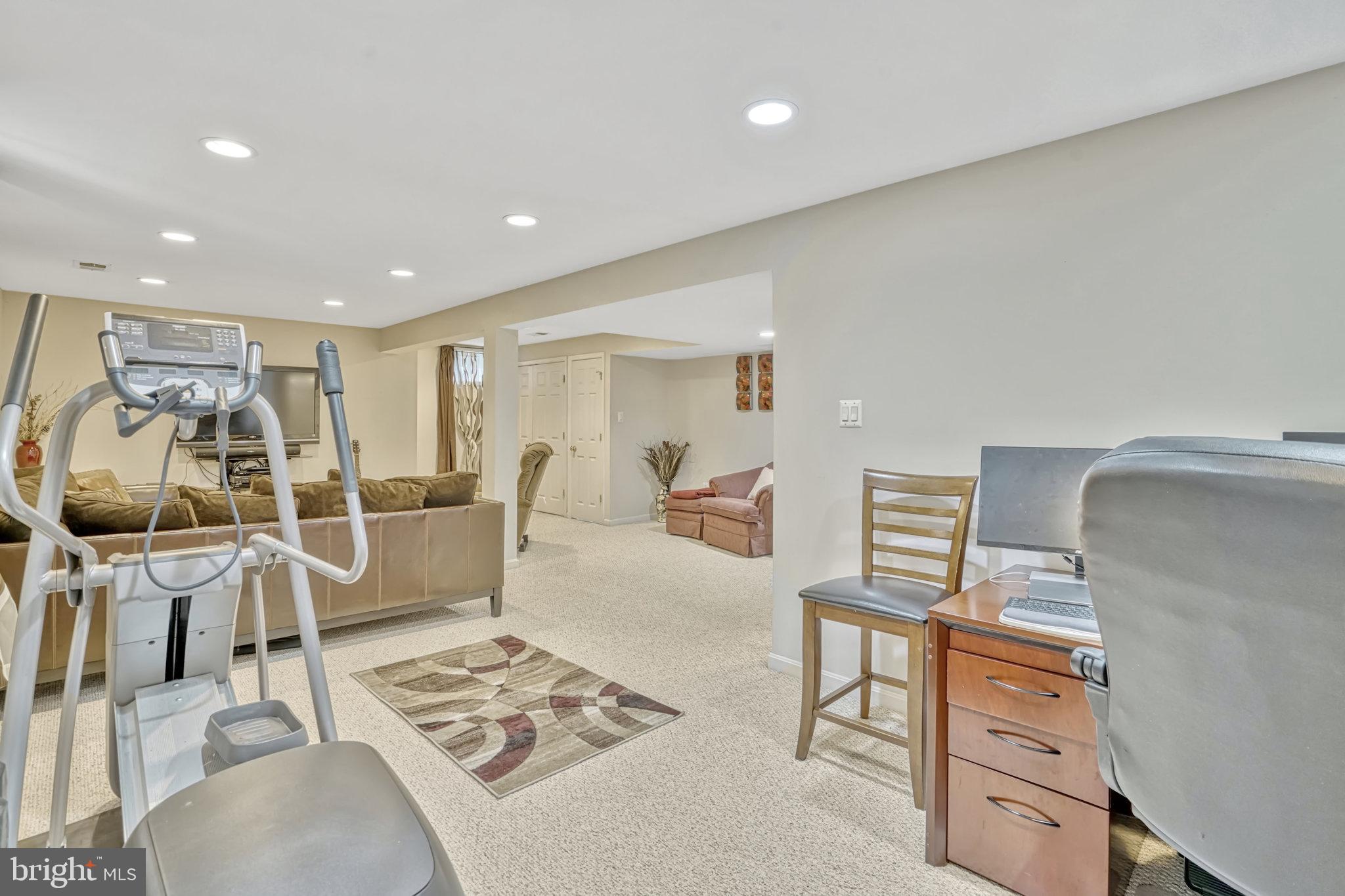 LAKEWOOD HILLS - Residential