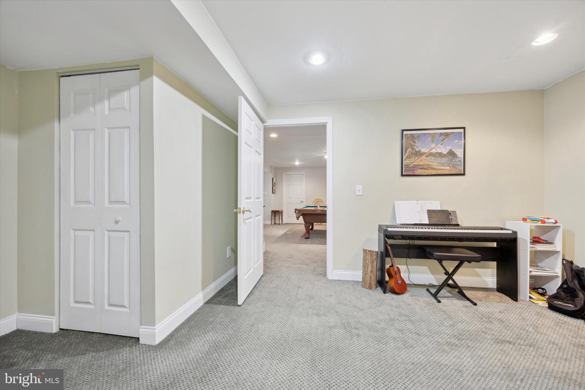 CLOVER MEADOWS - Residential