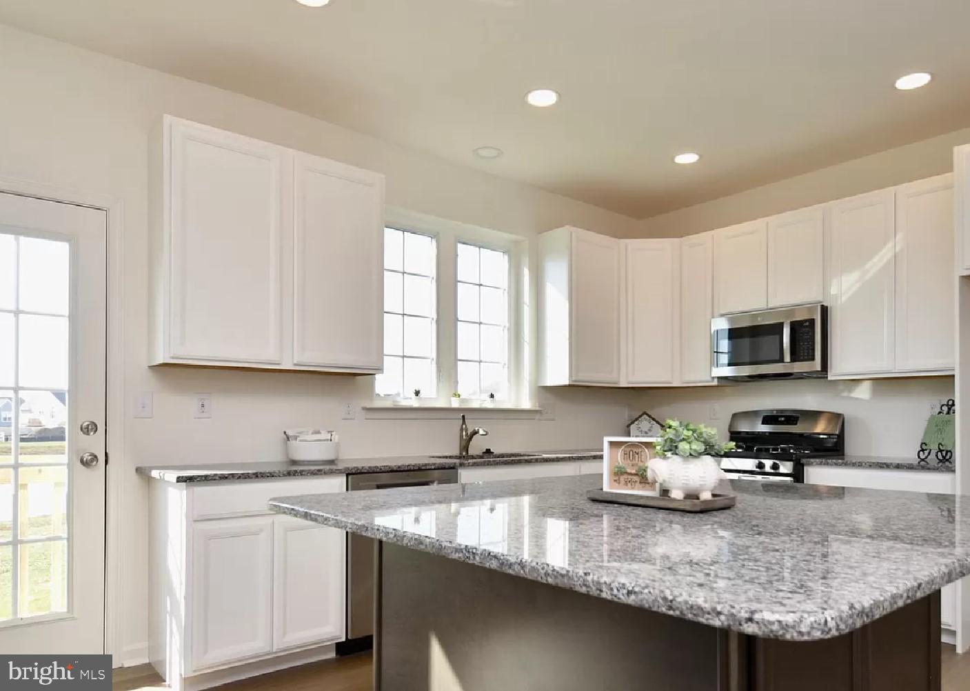 POND VIEW ESTATES - Residential