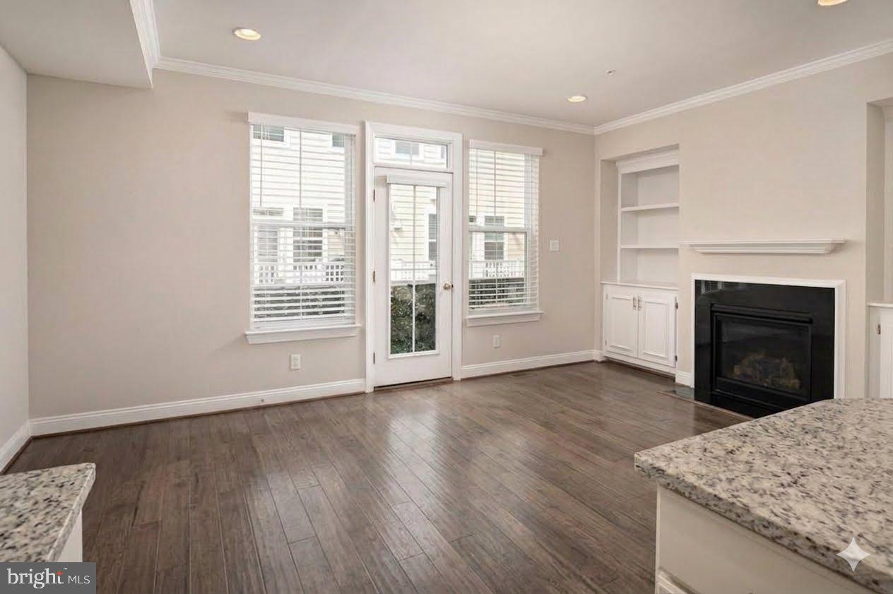 ANNAPOLIS TOWNES AT NEAL FARM - Residential