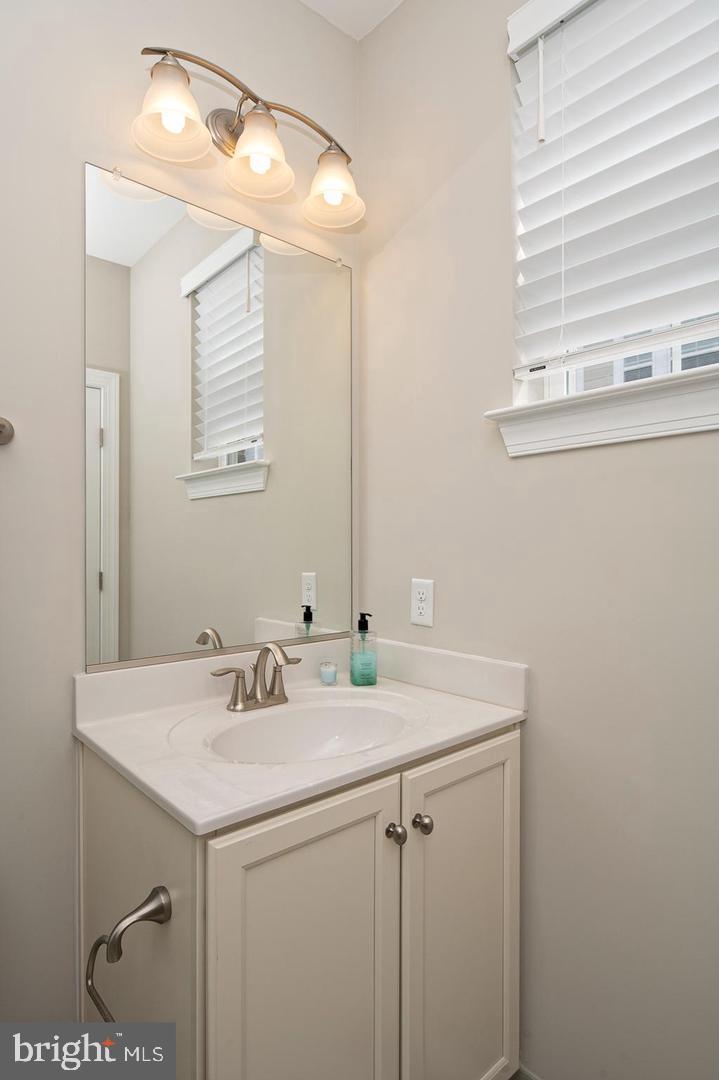ANNAPOLIS TOWNES AT NEAL FARM - Residential
