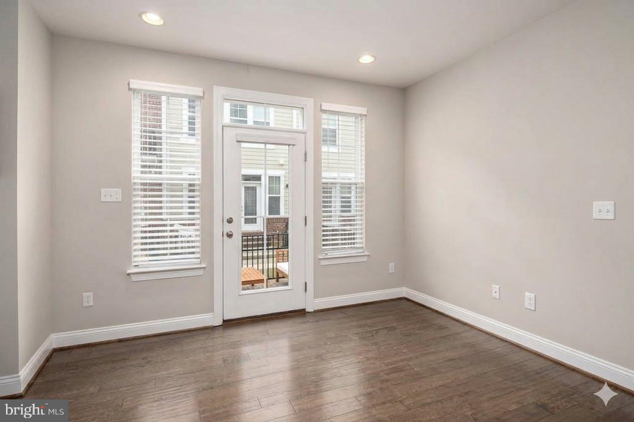 ANNAPOLIS TOWNES AT NEAL FARM - Residential