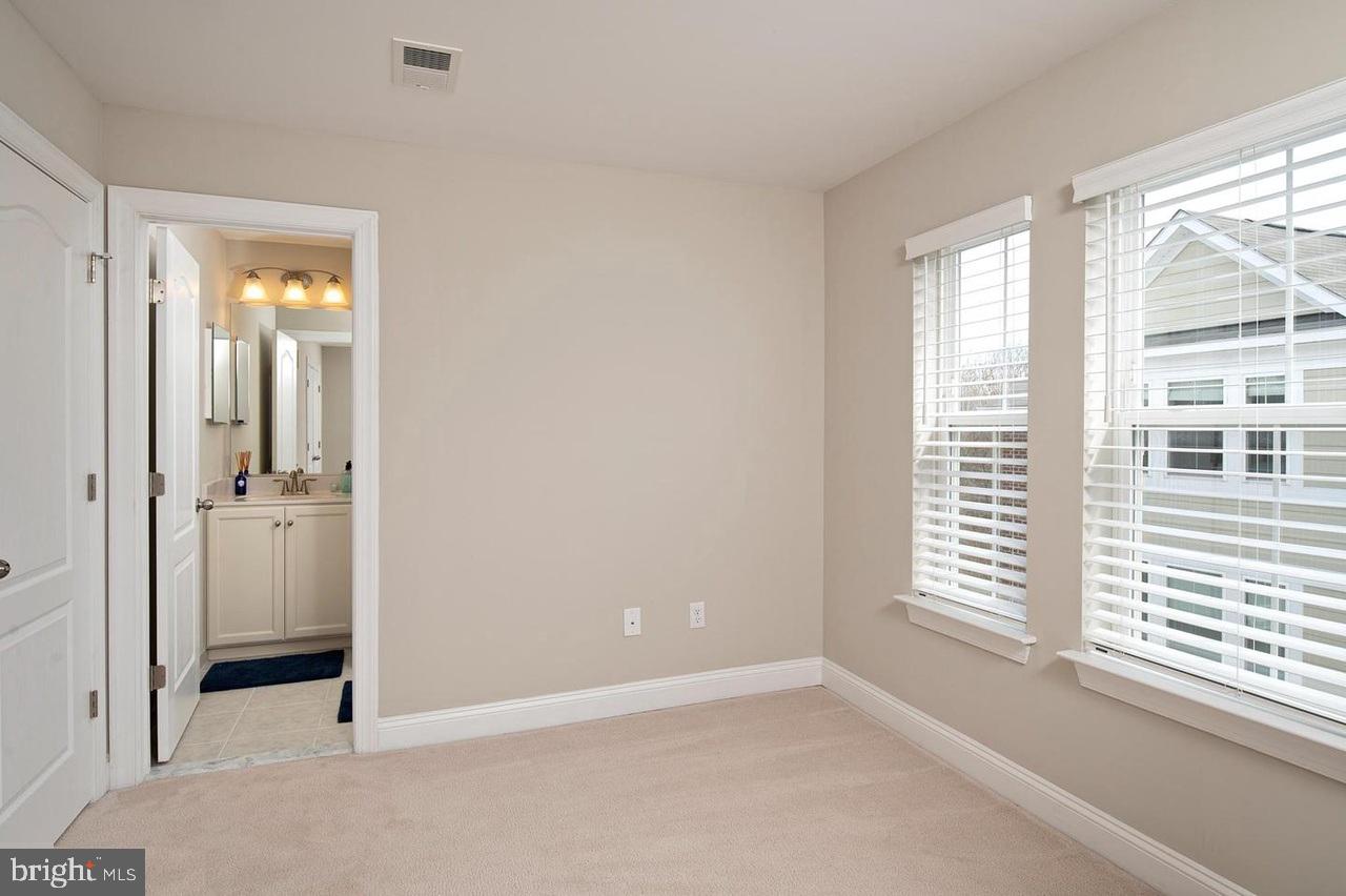 ANNAPOLIS TOWNES AT NEAL FARM - Residential