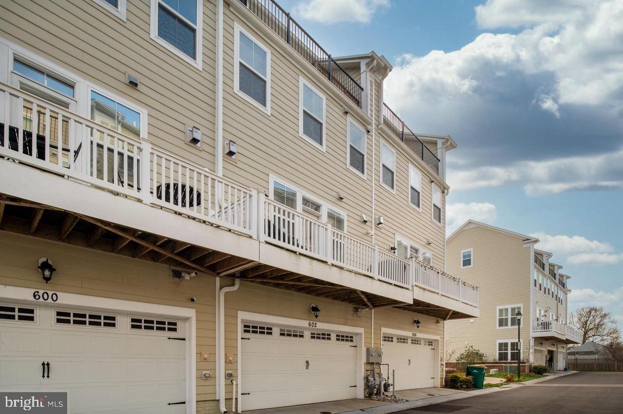 ANNAPOLIS TOWNES AT NEAL FARM - Residential