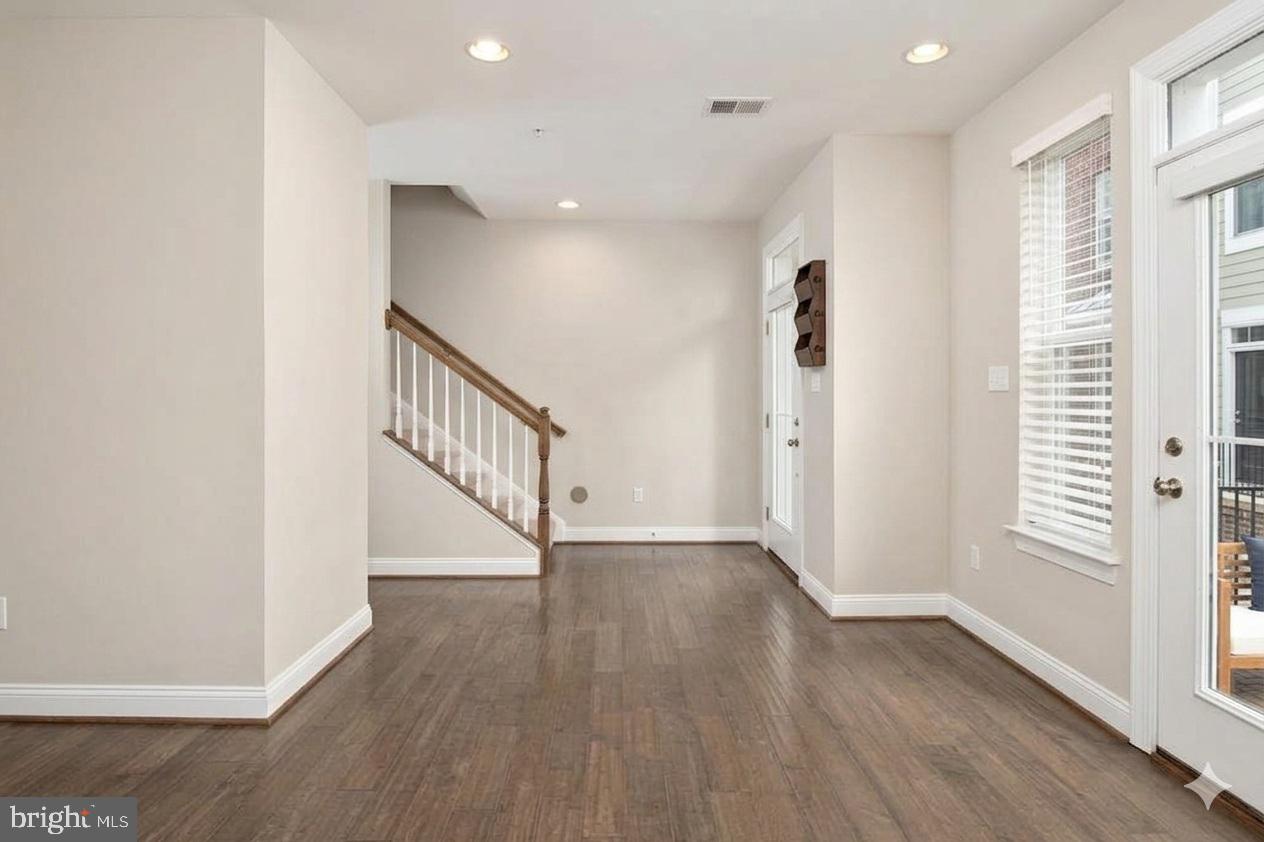 ANNAPOLIS TOWNES AT NEAL FARM - Residential