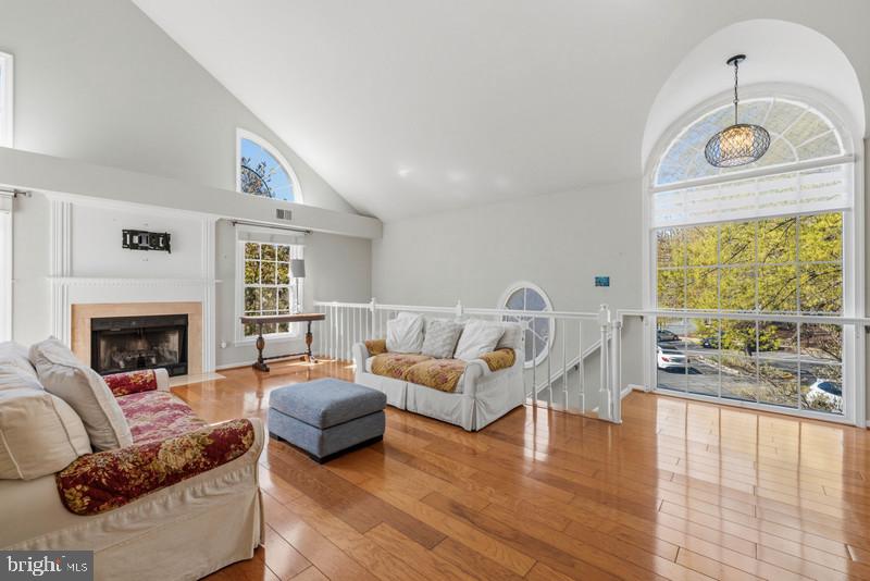 HAMPTON POINTE - Residential