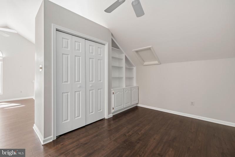 HAMPTON POINTE - Residential