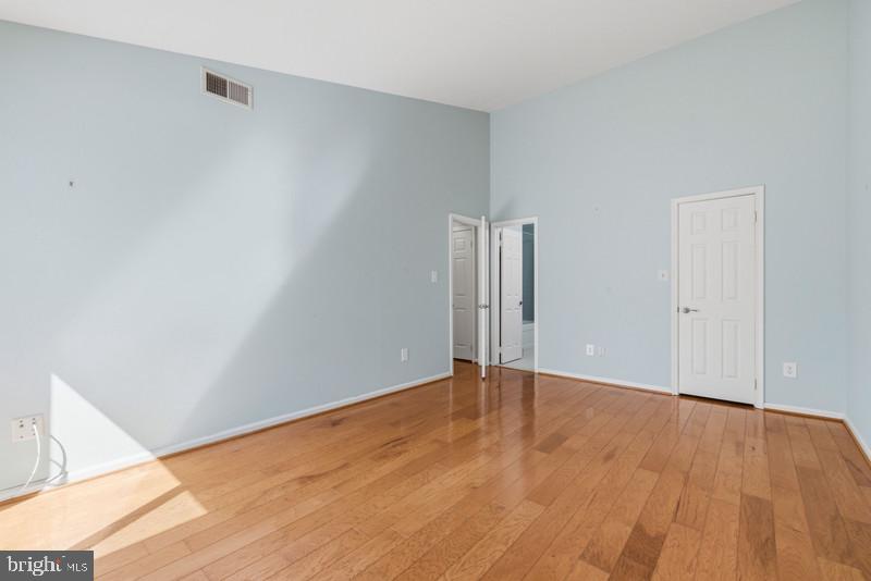 HAMPTON POINTE - Residential