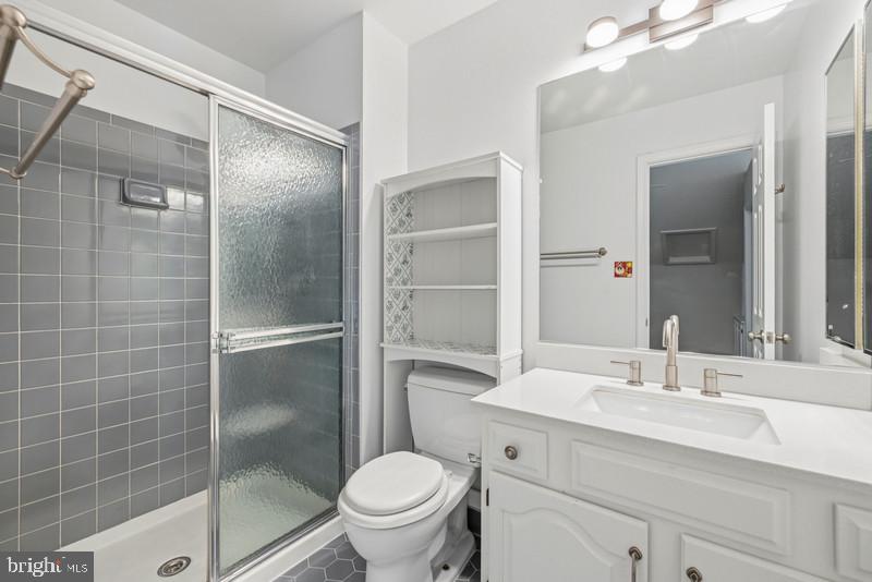 HAMPTON POINTE - Residential