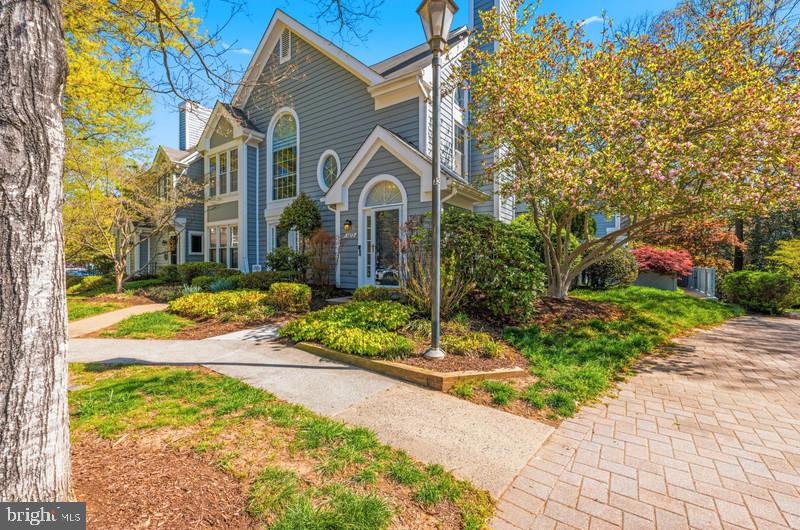 HAMPTON POINTE - Residential