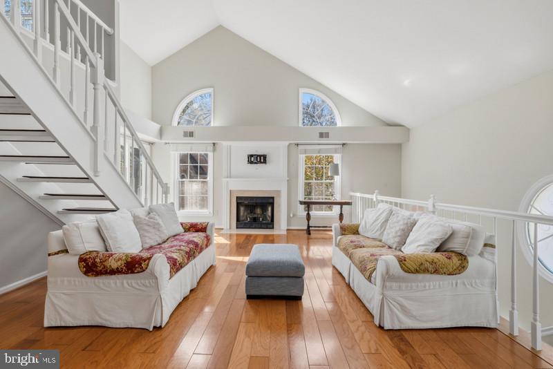 HAMPTON POINTE - Residential