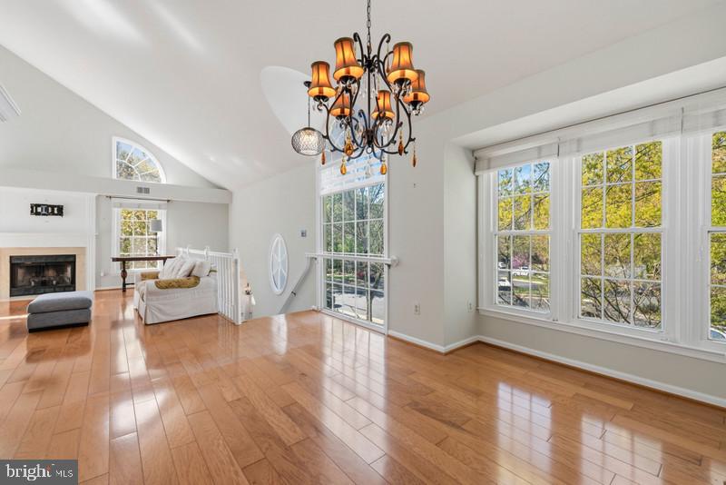 HAMPTON POINTE - Residential