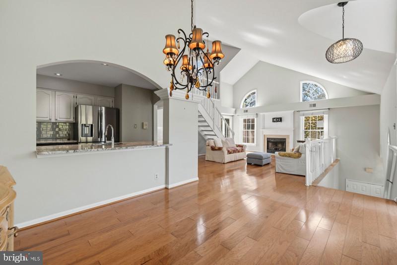 HAMPTON POINTE - Residential