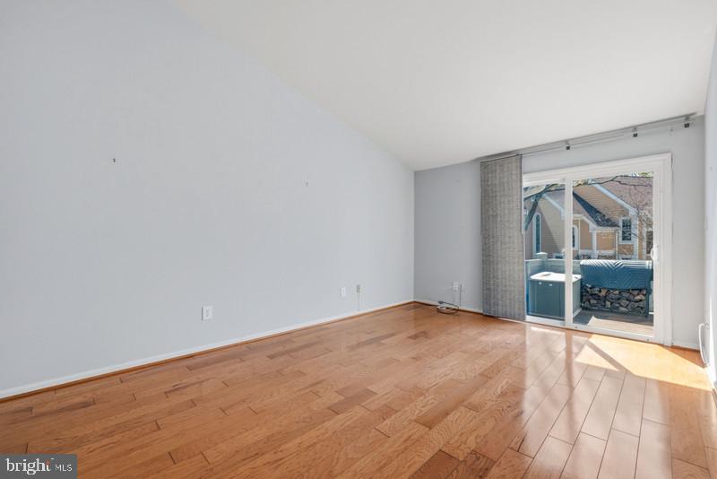 HAMPTON POINTE - Residential
