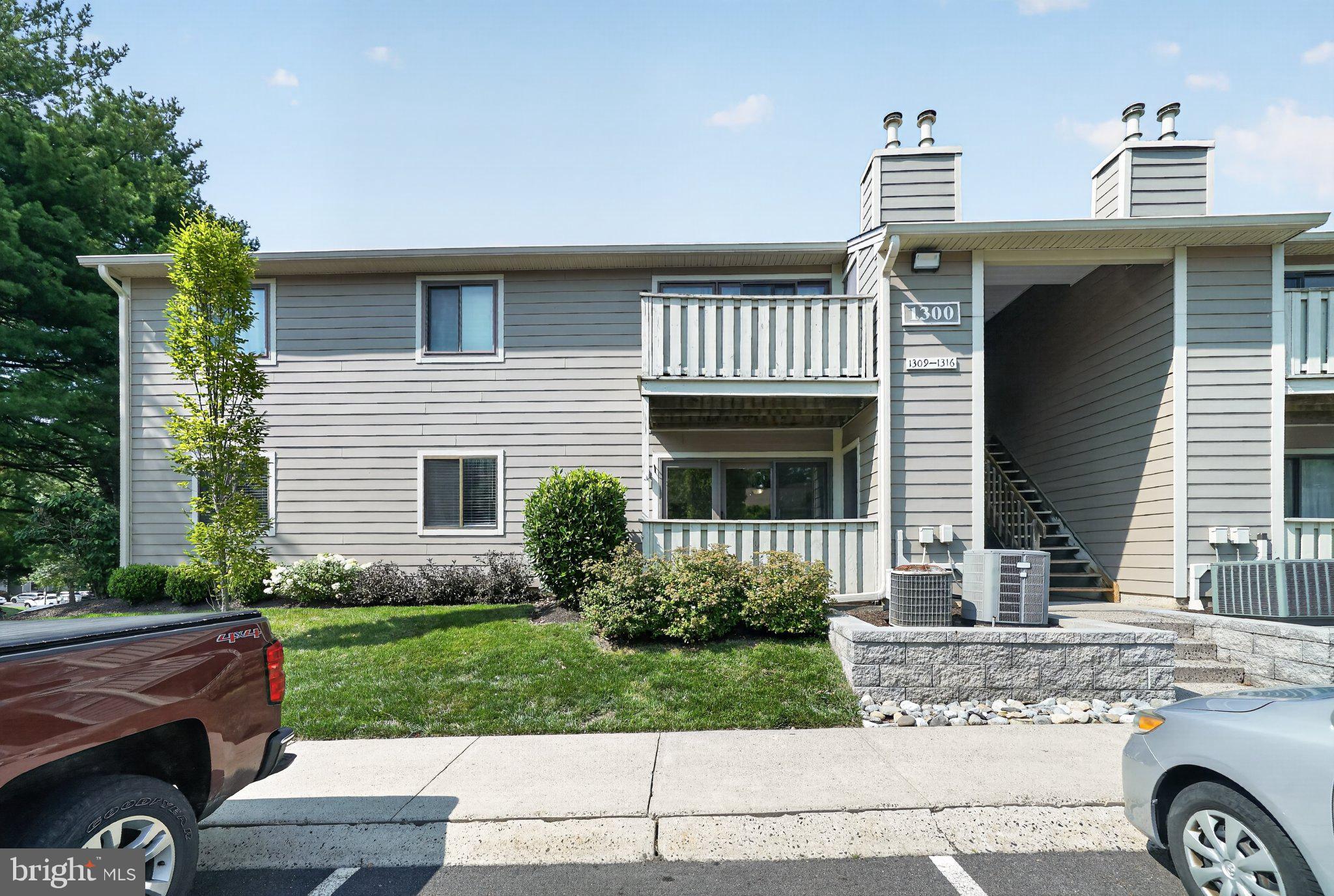 WOOD HOLLOW - Residential