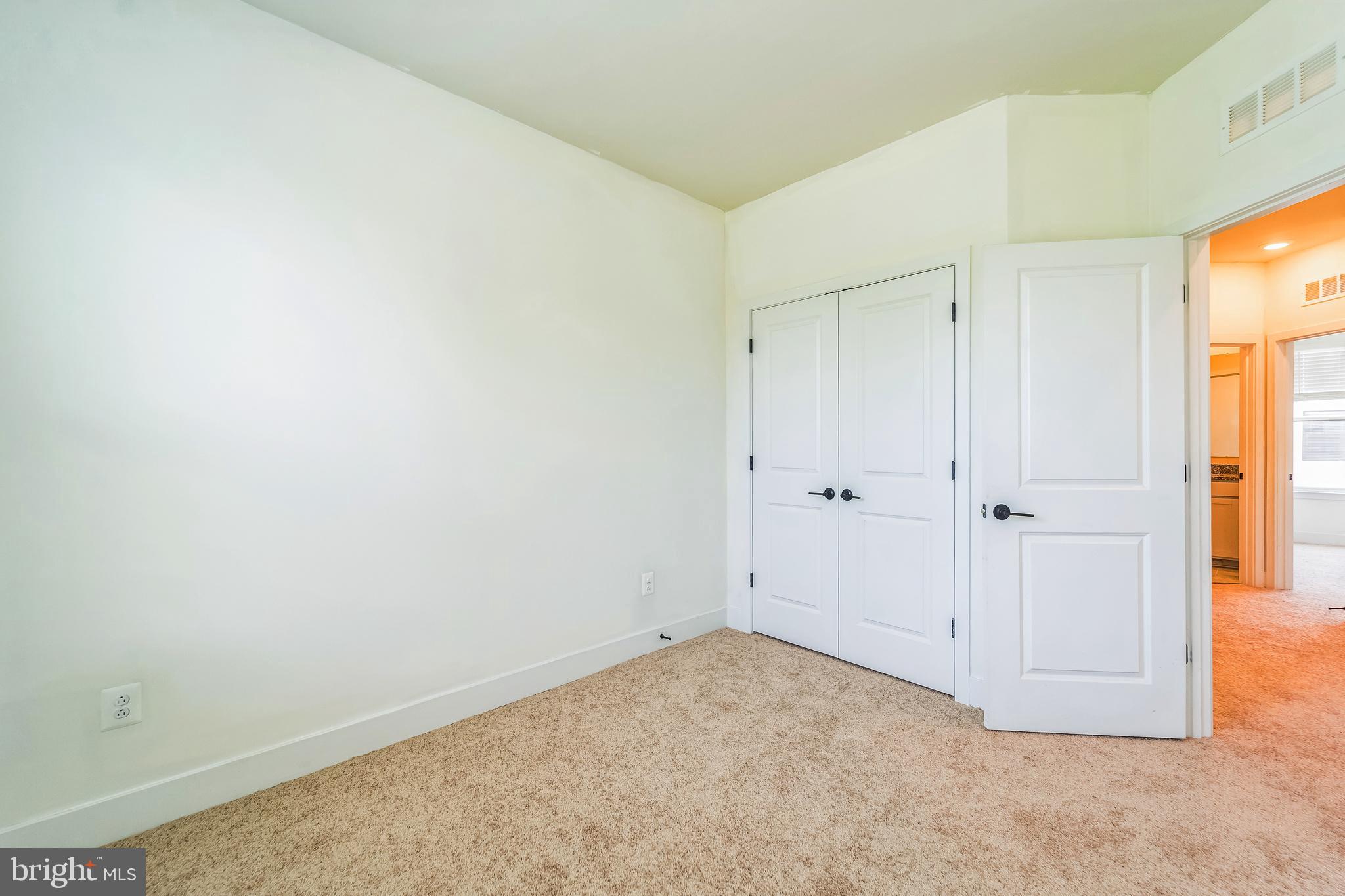 MEDFIELD - Residential