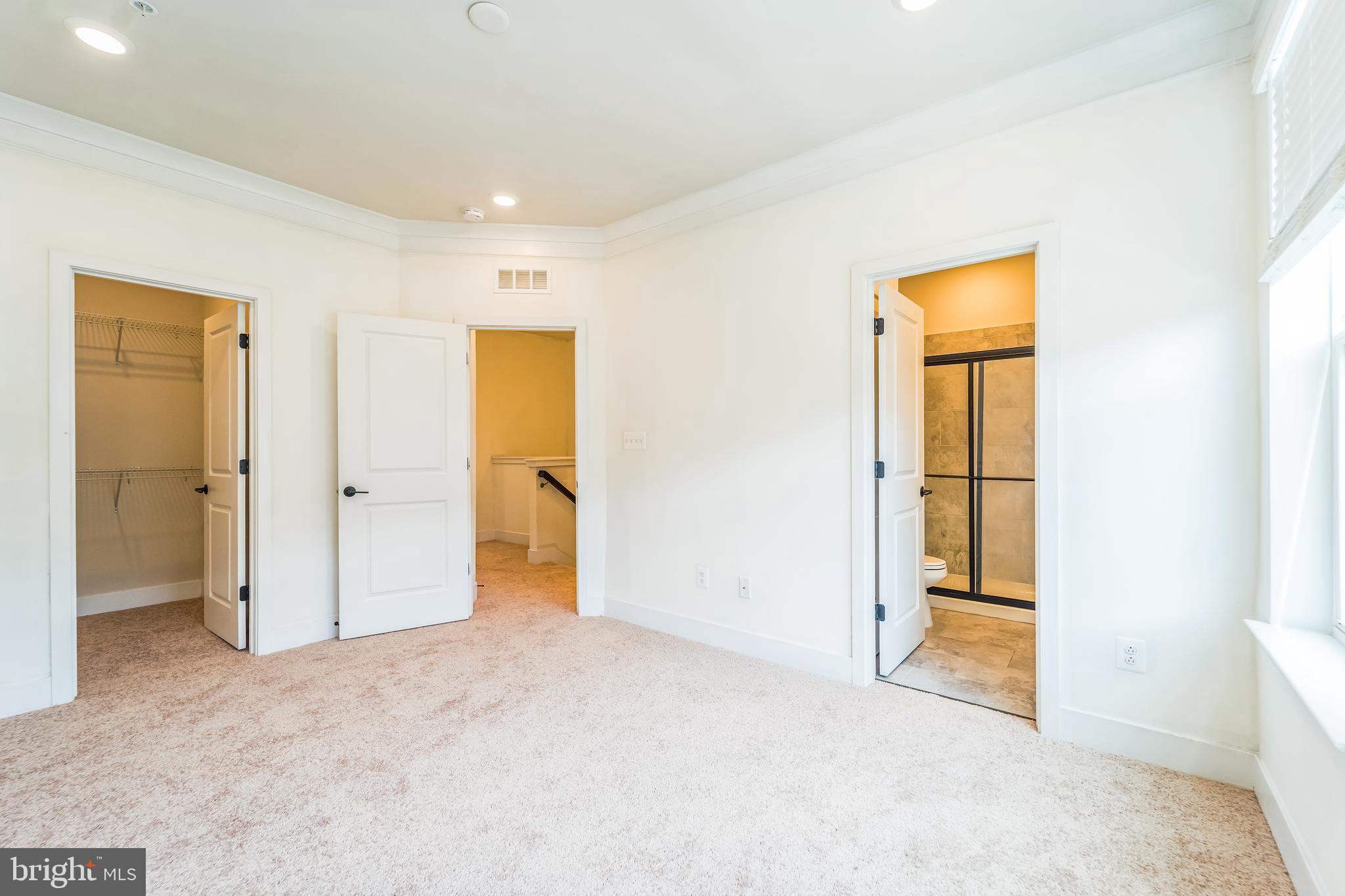 MEDFIELD - Residential