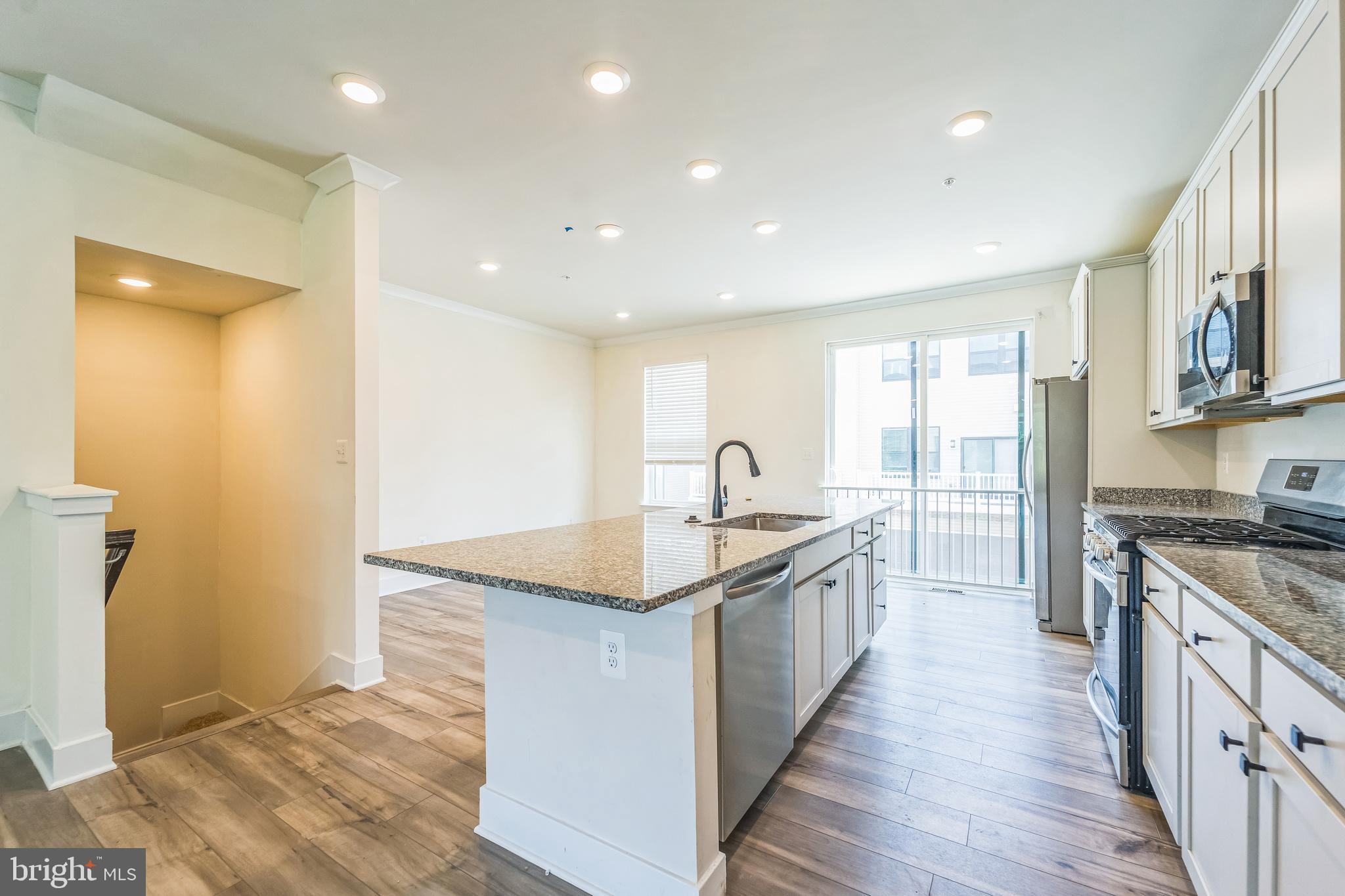MEDFIELD - Residential