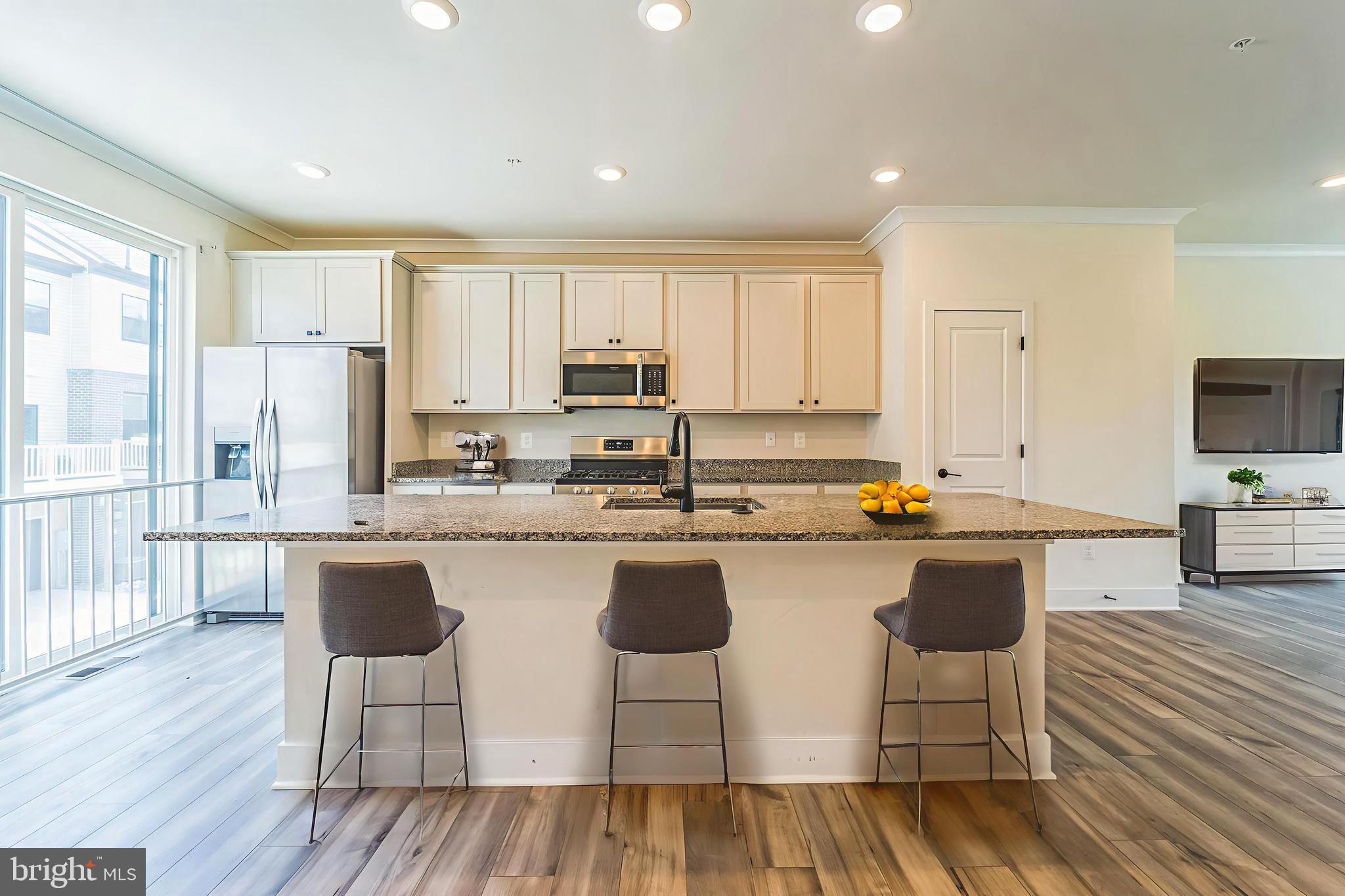 MEDFIELD - Residential