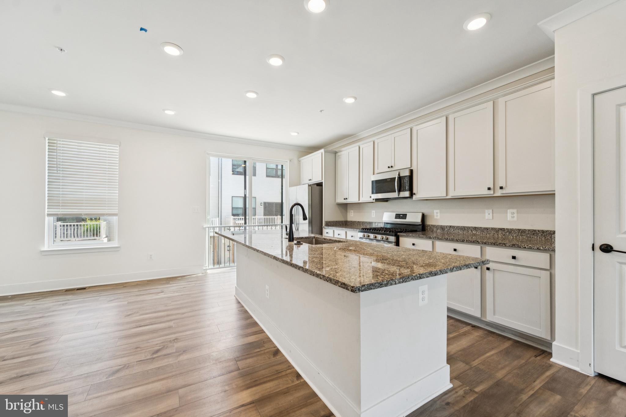 MEDFIELD - Residential
