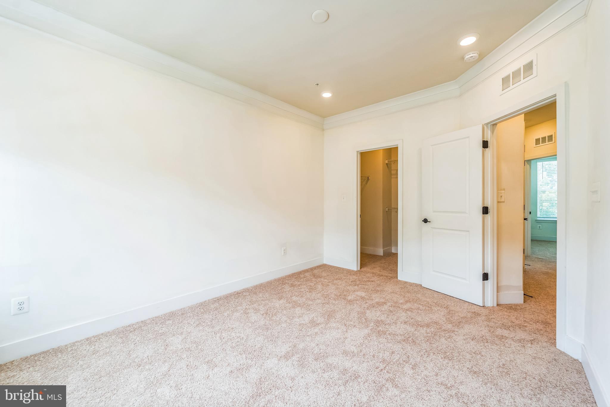 MEDFIELD - Residential