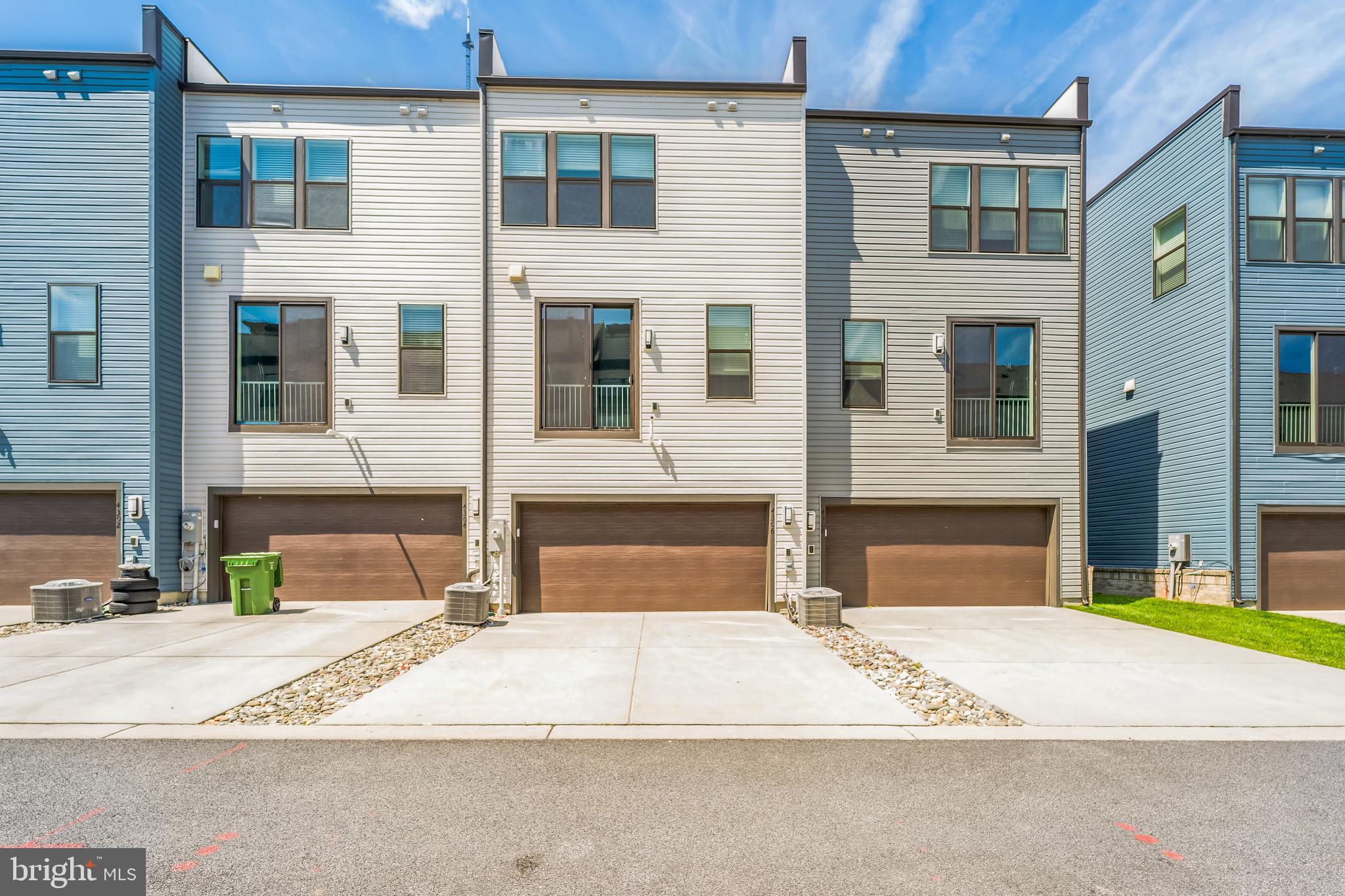 MEDFIELD - Residential