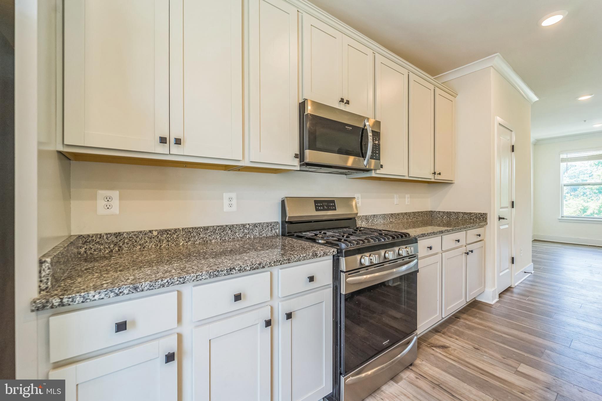 MEDFIELD - Residential