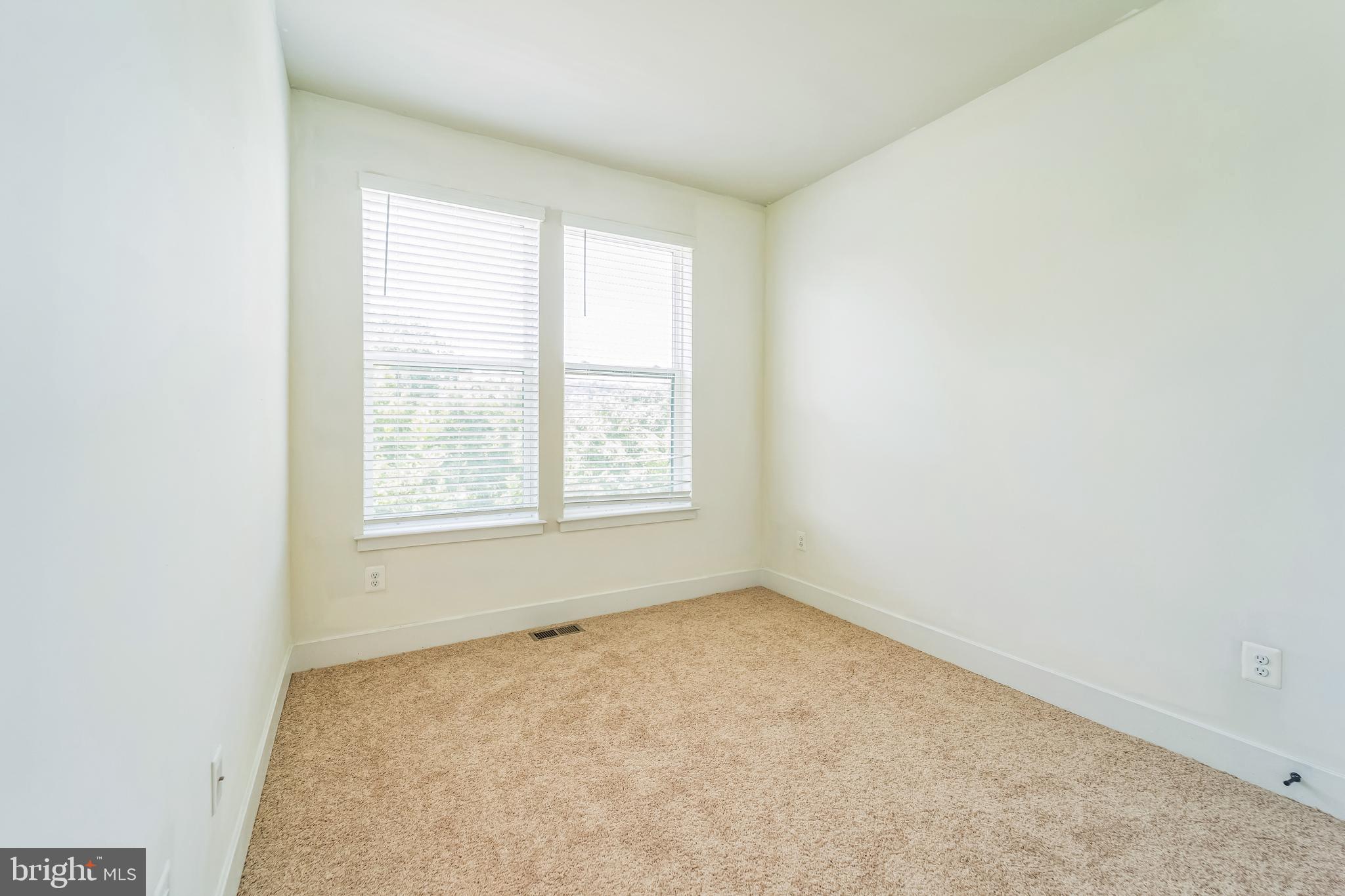 MEDFIELD - Residential