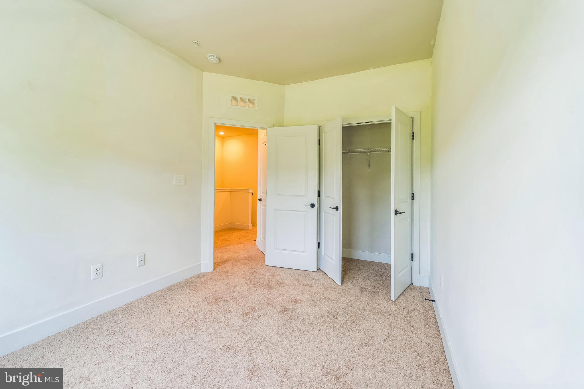 MEDFIELD - Residential