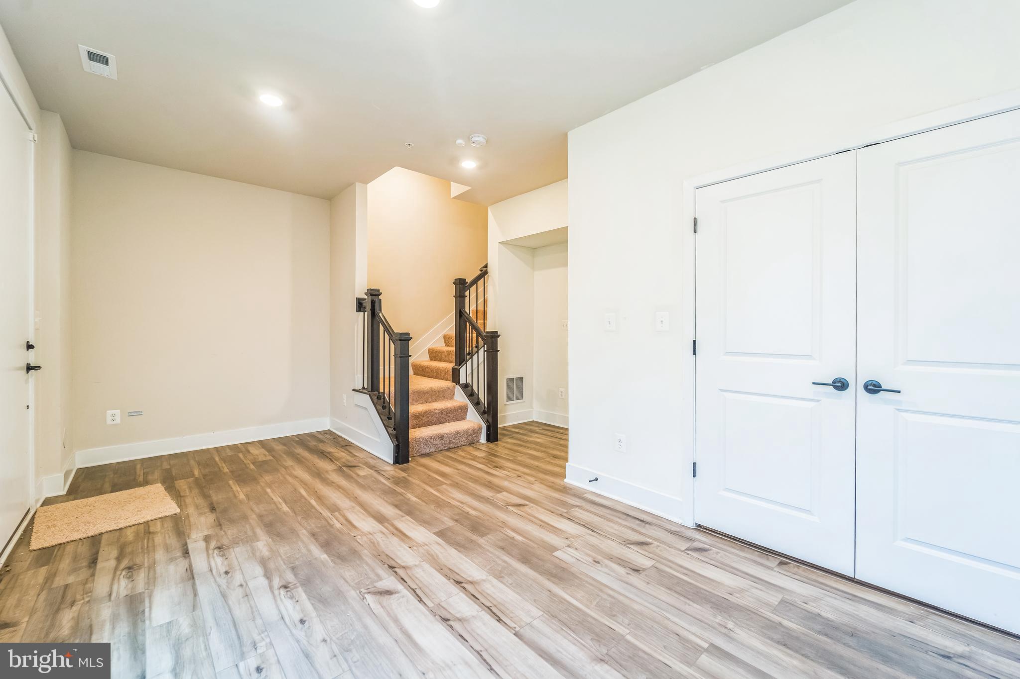 MEDFIELD - Residential