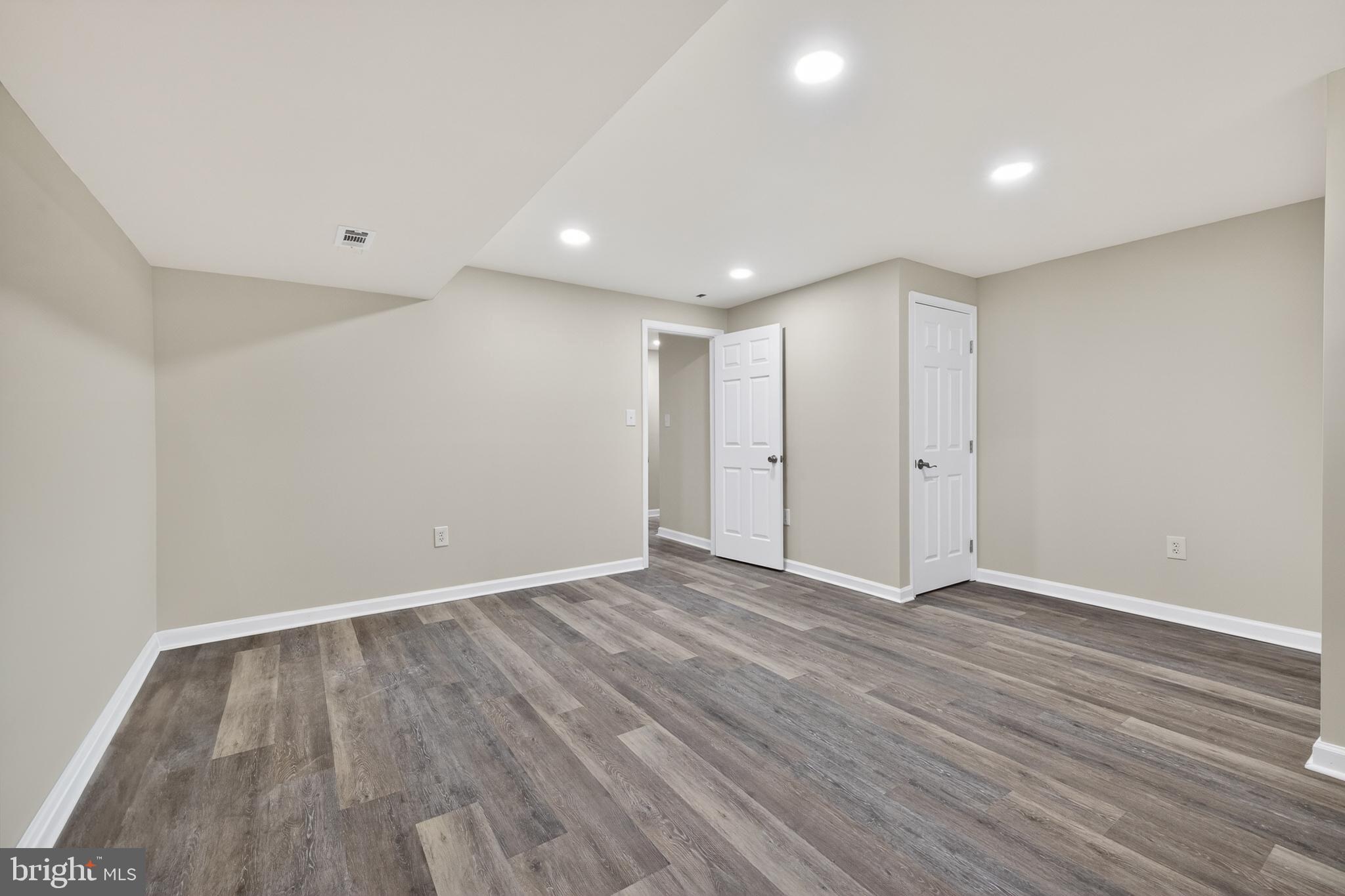 NEWTOWNE VILLAGE - Residential