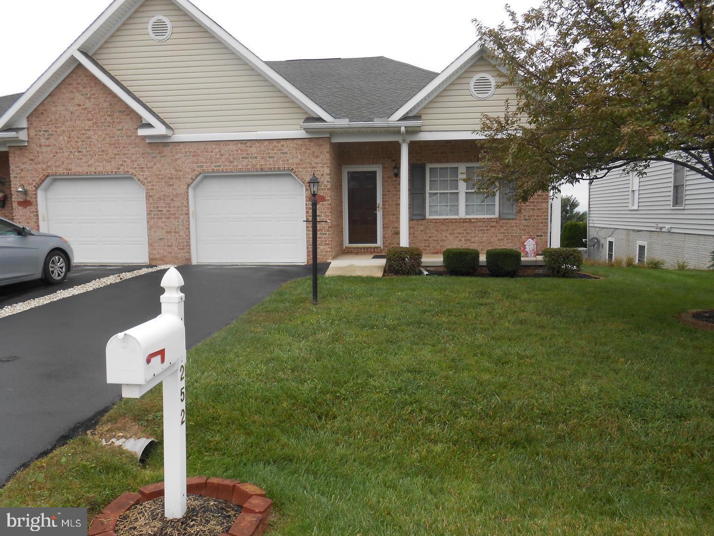3 bedroom with an unfinished walkout basement