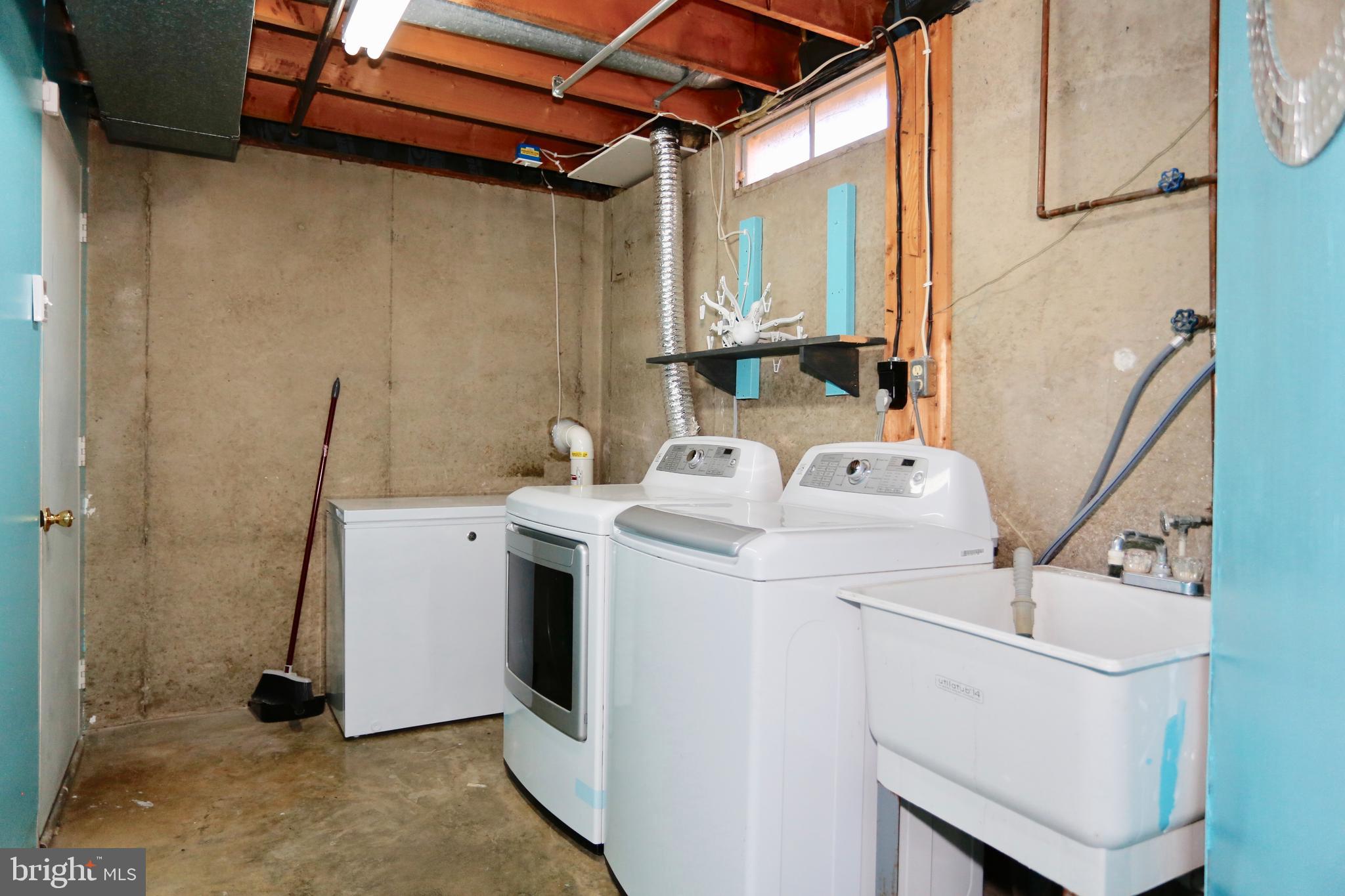 WASHINGTONIAN VILLAGE - Residential Lease