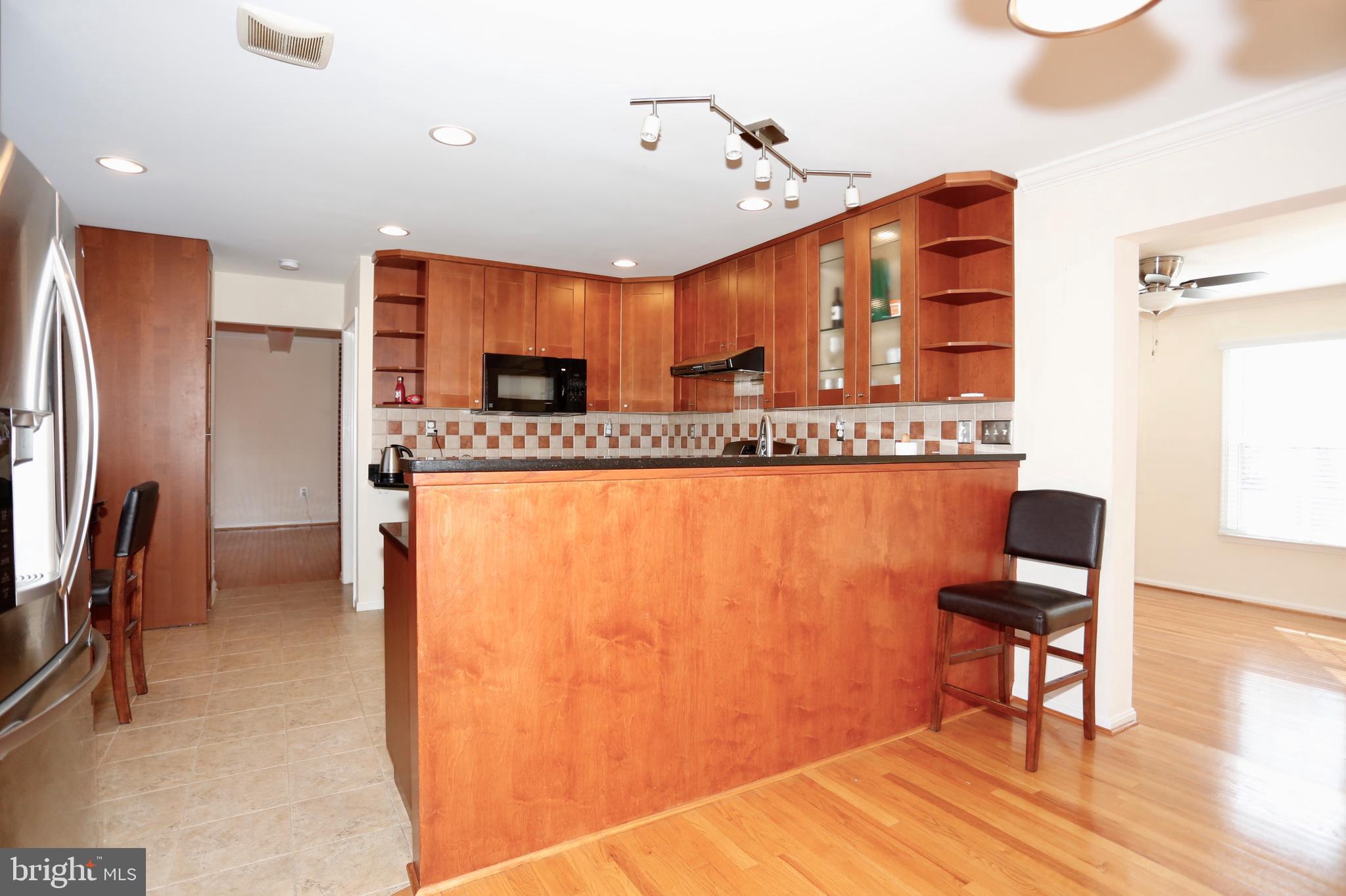 WASHINGTONIAN VILLAGE - Residential Lease