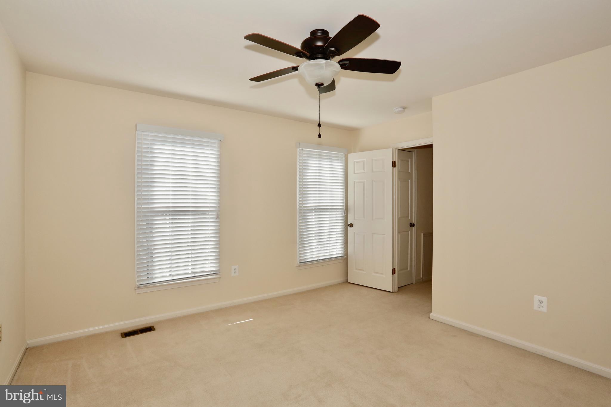 WASHINGTONIAN VILLAGE - Residential Lease