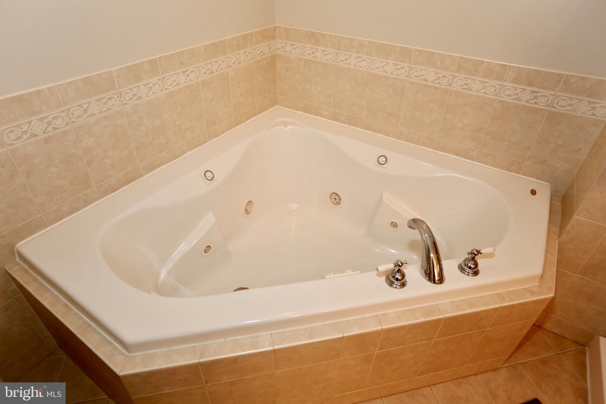 WASHINGTONIAN VILLAGE - Residential Lease