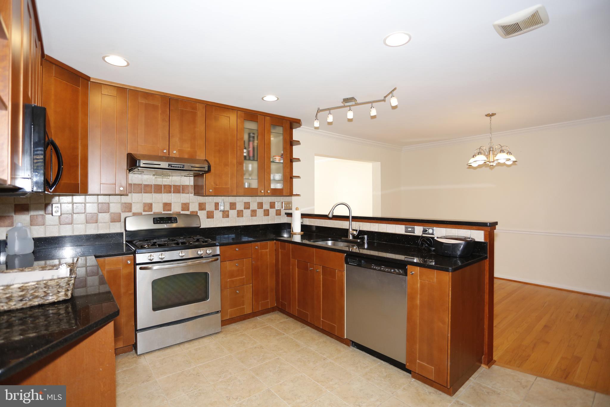 WASHINGTONIAN VILLAGE - Residential Lease